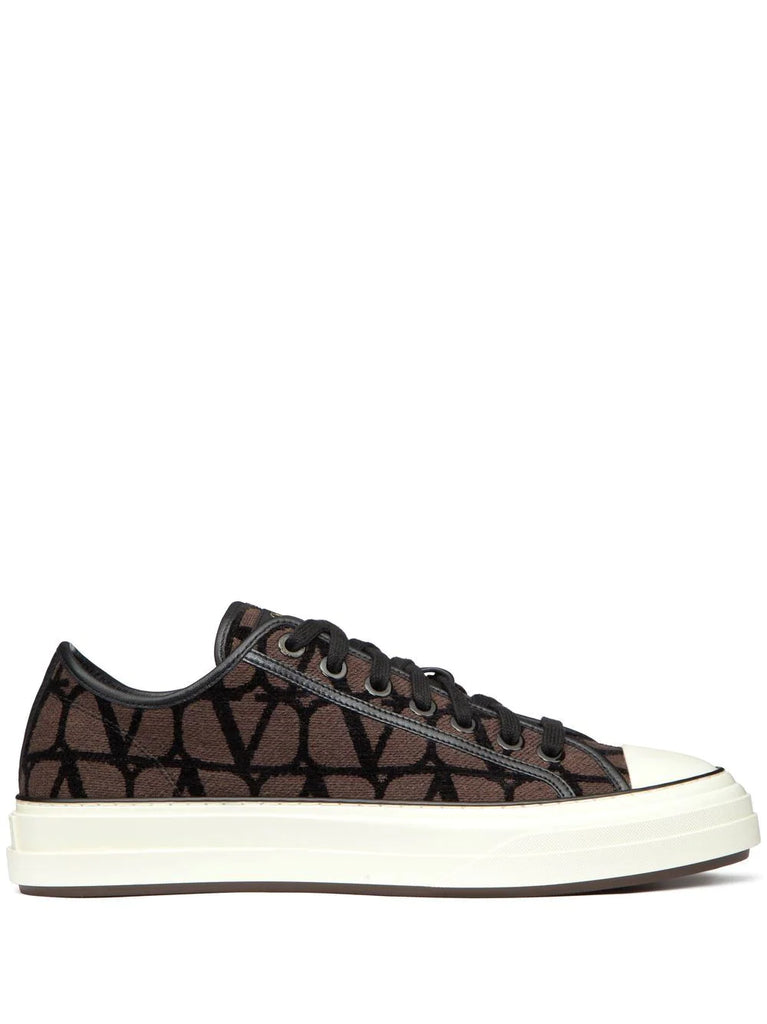 【関税＆送料込み】Valentino Garavani Sneaker Low Top Upvil p25_valentino-garavani_p25-